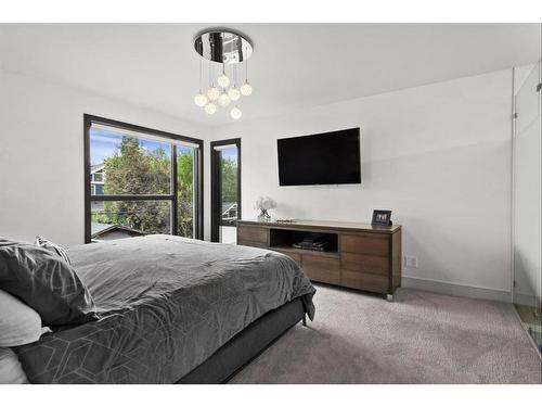 3-408 13Th Street Nw, Calgary, AB - Indoor Photo Showing Bedroom