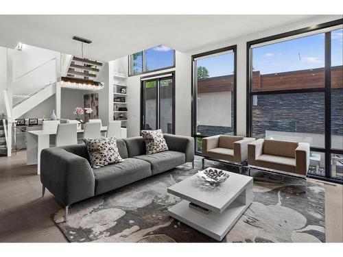 3-408 13Th Street Nw, Calgary, AB - Indoor Photo Showing Living Room