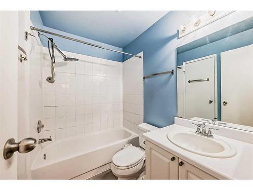 403-130 25 Avenue Sw, Calgary, AB - Indoor Photo Showing Bathroom