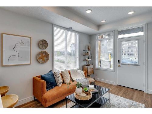 14804 1 Street Nw, Calgary, AB - Indoor Photo Showing Living Room