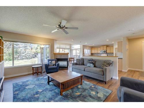 130 Edgeridge Circle Nw, Calgary, AB - Indoor Photo Showing Living Room