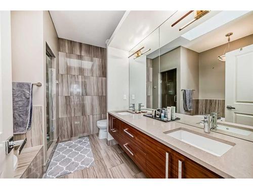 2229 30 Street Sw, Calgary, AB - Indoor Photo Showing Bathroom