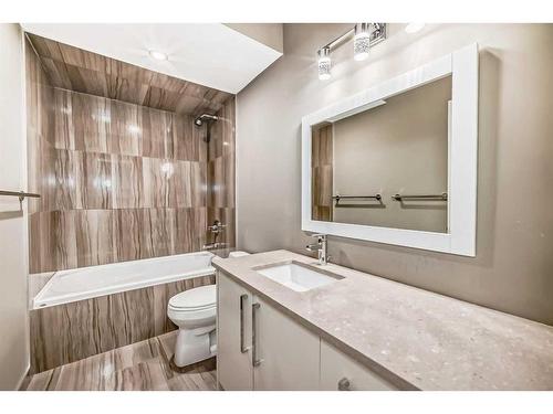 2229 30 Street Sw, Calgary, AB - Indoor Photo Showing Bathroom