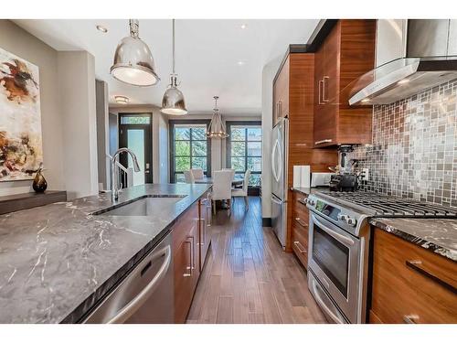 2229 30 Street Sw, Calgary, AB - Indoor Photo Showing Kitchen With Upgraded Kitchen