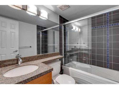 303-350 4 Avenue Ne, Calgary, AB - Indoor Photo Showing Bathroom