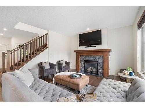 128 Elgin Estates Park Se, Calgary, AB - Indoor Photo Showing Living Room