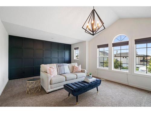 128 Elgin Estates Park Se, Calgary, AB - Indoor Photo Showing Living Room