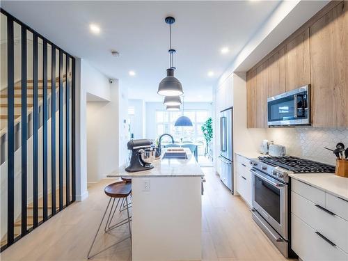 2909 22 Street Sw, Calgary, AB - Indoor Photo Showing Kitchen With Stainless Steel Kitchen With Upgraded Kitchen