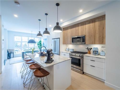 2909 22 Street Sw, Calgary, AB - Indoor Photo Showing Kitchen With Stainless Steel Kitchen With Upgraded Kitchen