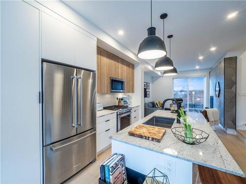 2909 22 Street Sw, Calgary, AB - Indoor Photo Showing Kitchen With Stainless Steel Kitchen With Upgraded Kitchen