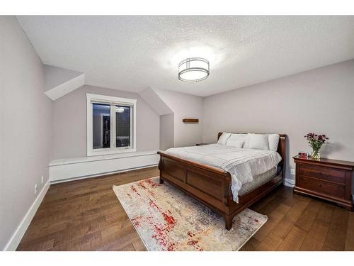 7029 Strathridge Gate Sw, Calgary, AB - Indoor Photo Showing Bedroom