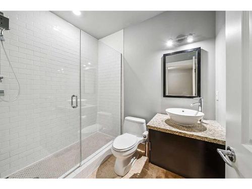 7029 Strathridge Gate Sw, Calgary, AB - Indoor Photo Showing Bathroom