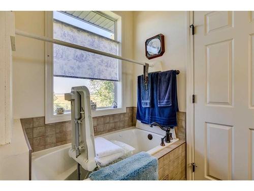 80024 249 Avenue East, Rural Foothills County, AB - Indoor Photo Showing Bathroom