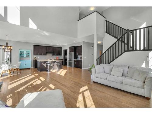 7 Evansborough View Nw, Calgary, AB - Indoor Photo Showing Living Room