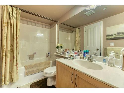 201-390 Marina Drive, Chestermere, AB - Indoor Photo Showing Bathroom