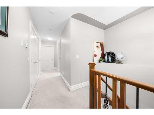 461 19 Avenue Nw, Calgary, AB - Indoor Photo Showing Other Room