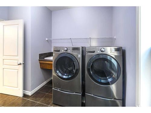 96 Aspen Hills Close Sw, Calgary, AB - Indoor Photo Showing Laundry Room