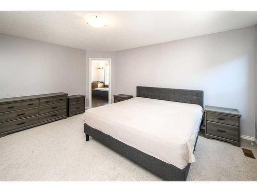 96 Aspen Hills Close Sw, Calgary, AB - Indoor Photo Showing Bedroom