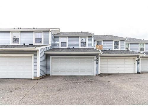 47-28 Berwick Crescent Nw, Calgary, AB - Outdoor