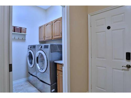 18 Varsity Estates Close Nw, Calgary, AB - Indoor Photo Showing Laundry Room