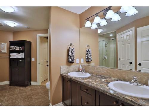 18 Varsity Estates Close Nw, Calgary, AB - Indoor Photo Showing Bathroom