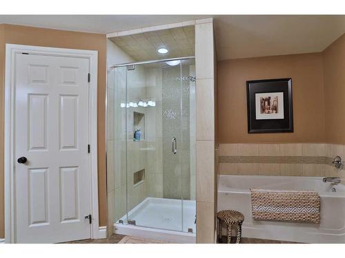 18 Varsity Estates Close Nw, Calgary, AB - Indoor Photo Showing Bathroom