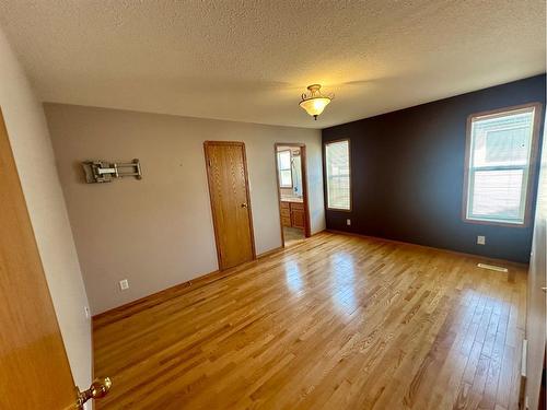 116 Darling Crescent, Red Deer, AB - Indoor Photo Showing Other Room