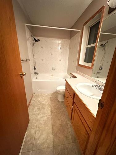 116 Darling Crescent, Red Deer, AB - Indoor Photo Showing Bathroom