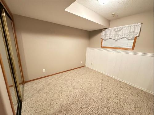 116 Darling Crescent, Red Deer, AB - Indoor Photo Showing Other Room