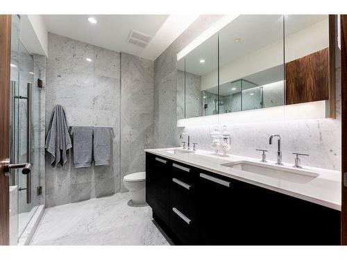 1005-738 1 Avenue Sw, Calgary, AB - Indoor Photo Showing Bathroom