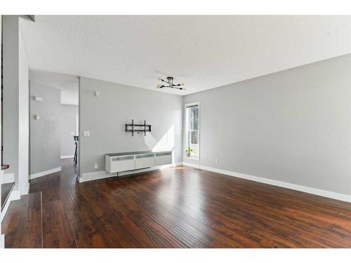 52 Chaparral Ridge Circle Se, Calgary, AB - Indoor Photo Showing Other Room