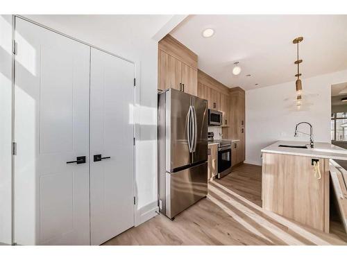 45 Shale Avenue, Cochrane, AB - Indoor Photo Showing Kitchen