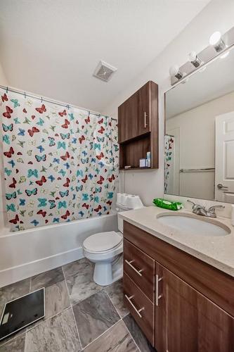 2320-215 Legacy Boulevard Se, Calgary, AB - Indoor Photo Showing Bathroom