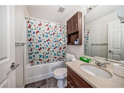 2320-215 Legacy Boulevard Se, Calgary, AB - Indoor Photo Showing Bathroom