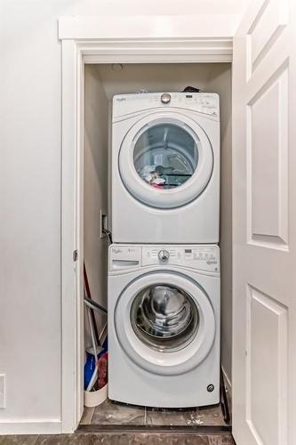 2320-215 Legacy Boulevard Se, Calgary, AB - Indoor Photo Showing Laundry Room