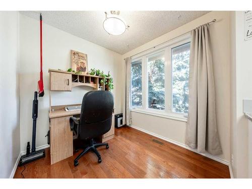 307 Woodvale Crescent Sw, Calgary, AB - Indoor Photo Showing Office