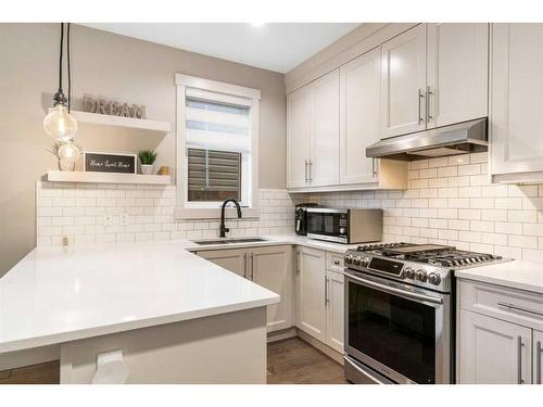 1404 29 Street Sw, Calgary, AB - Indoor Photo Showing Kitchen With Upgraded Kitchen