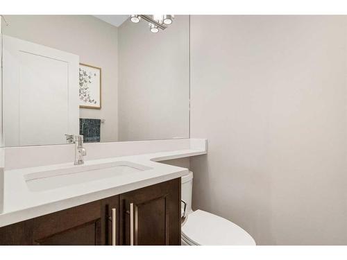 1404 29 Street Sw, Calgary, AB - Indoor Photo Showing Bathroom