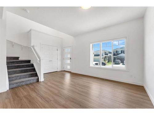 301 Bayview Street Sw, Airdrie, AB - Indoor Photo Showing Other Room