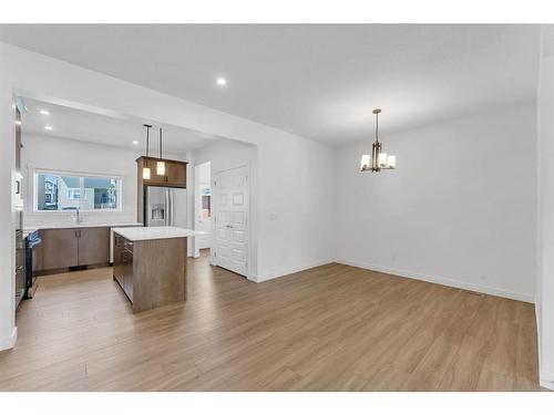 301 Bayview Street Sw, Airdrie, AB - Indoor Photo Showing Kitchen