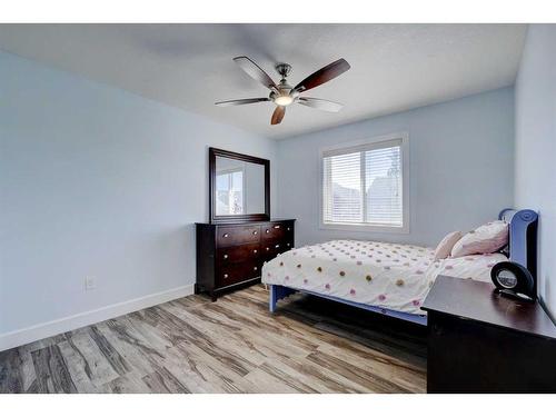 1699 Baywater Park, Airdrie, AB - Indoor Photo Showing Bedroom