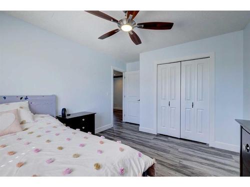 1699 Baywater Park, Airdrie, AB - Indoor Photo Showing Bedroom