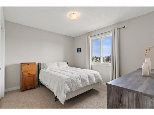 2002 High Country Rise Nw, High River, AB - Indoor Photo Showing Bedroom