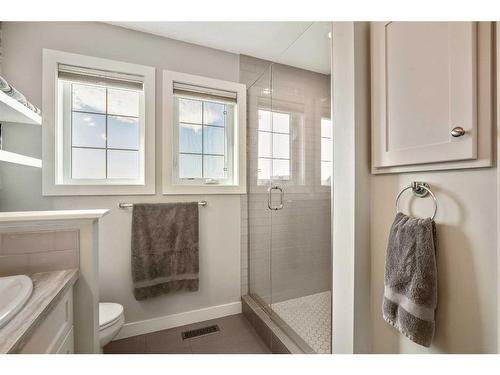 551 Mahogany Boulevard Se, Calgary, AB - Indoor Photo Showing Bathroom