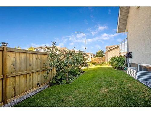 551 Mahogany Boulevard Se, Calgary, AB - Outdoor