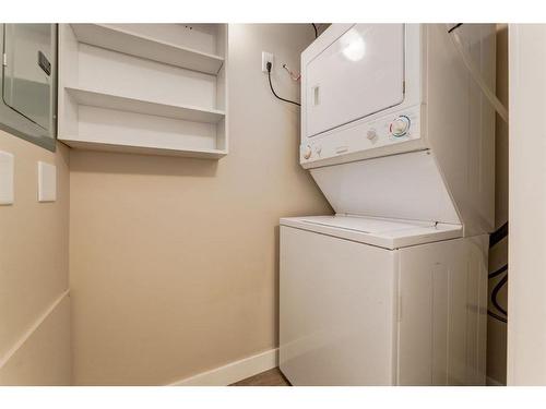 4202-2781 Chinook Winds Drive Sw, Airdrie, AB - Indoor Photo Showing Laundry Room