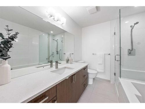 301-28 Auburn Bay Link Se, Calgary, AB - Indoor Photo Showing Bathroom