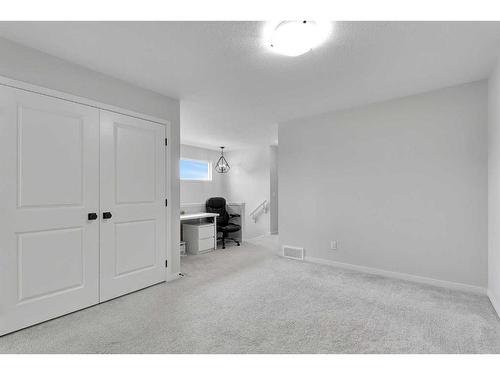 12 Rowley Terrace Nw, Calgary, AB - Indoor