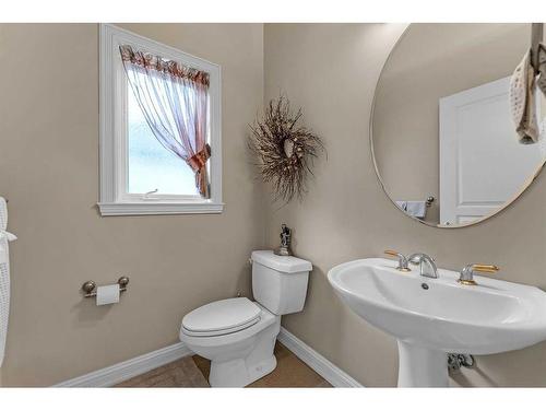 31 Canso Green Sw, Calgary, AB - Indoor Photo Showing Bathroom