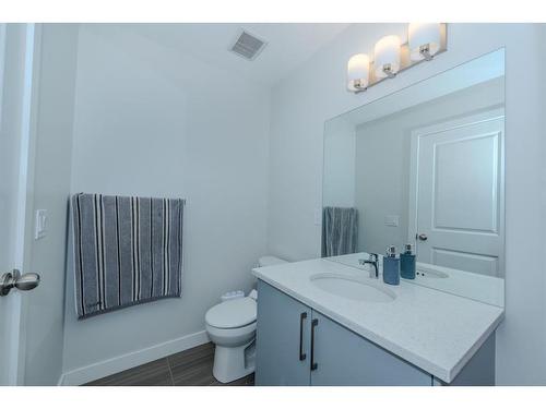 577 Canal Crossing Sw, Airdrie, AB - Indoor Photo Showing Bathroom